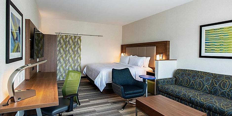 Holiday Inn Express & Suites - Brandon By Ihg Exteriör bild