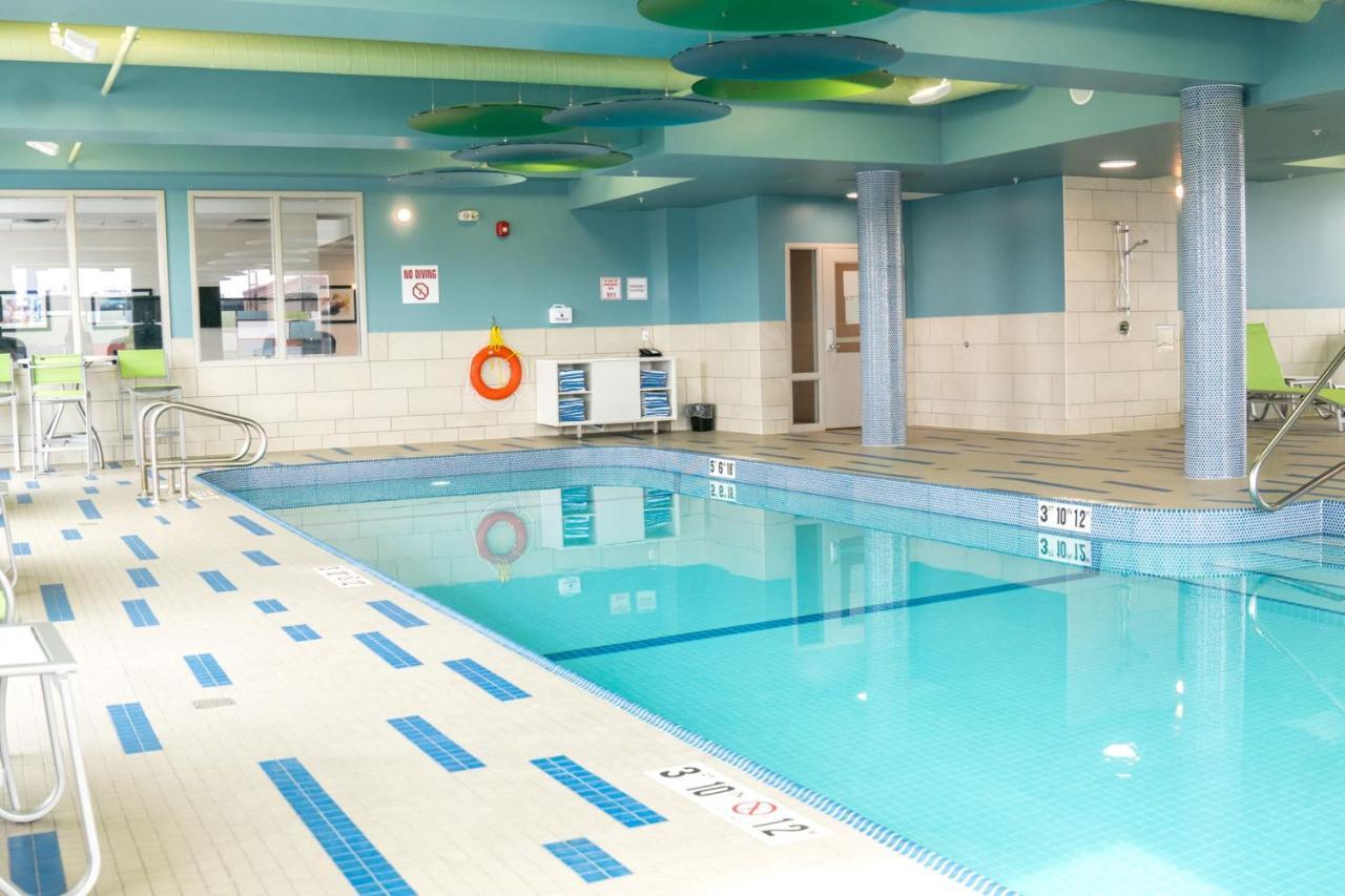 Holiday Inn Express & Suites - Brandon By Ihg Exteriör bild