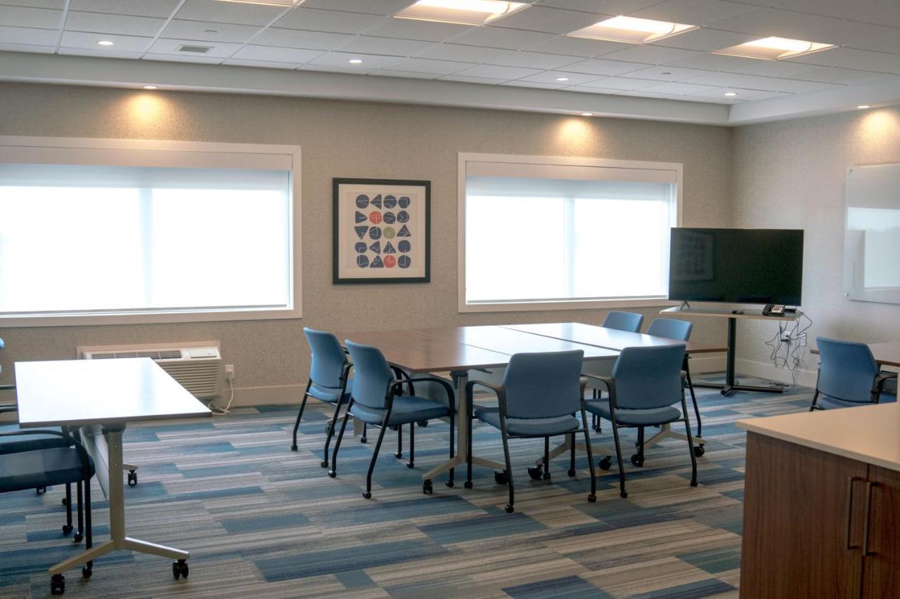 Holiday Inn Express & Suites - Brandon By Ihg Exteriör bild