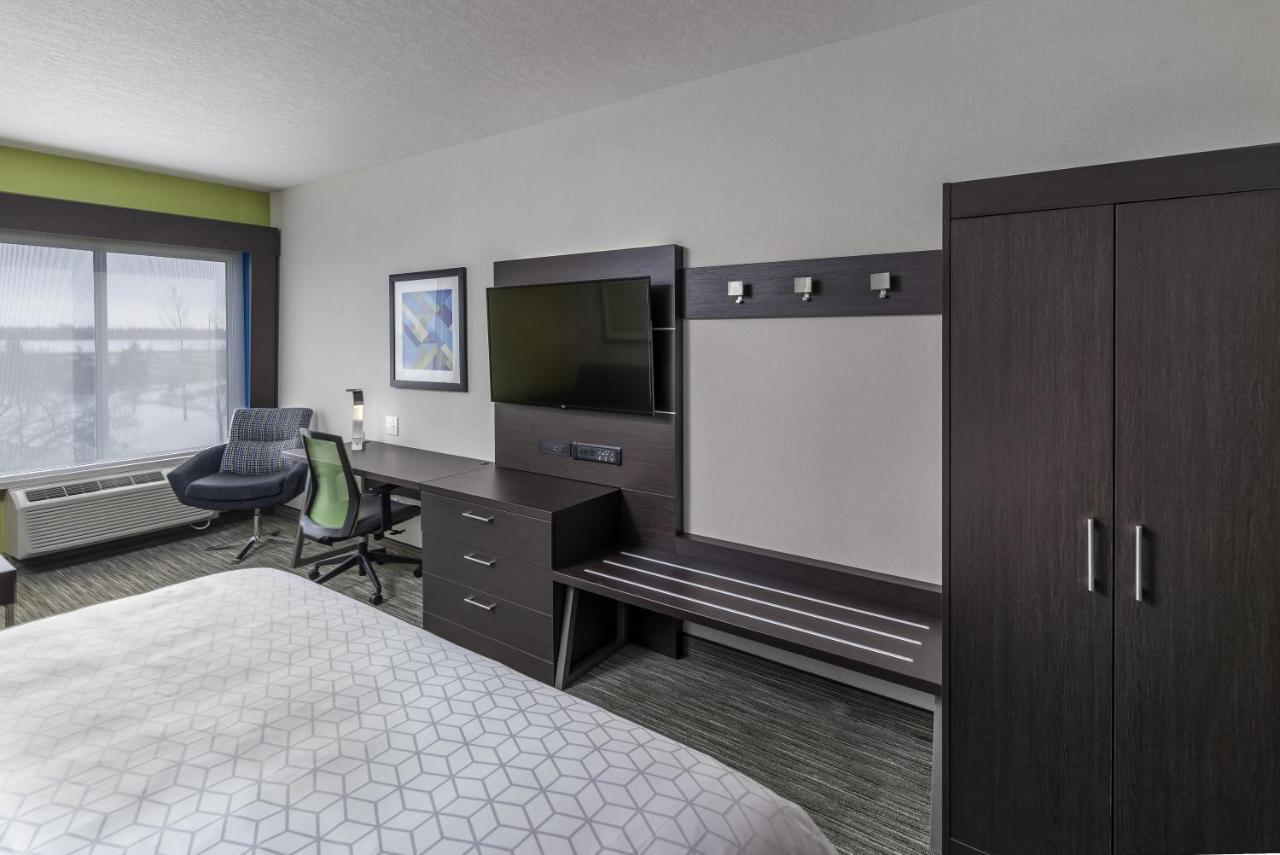Holiday Inn Express & Suites - Brandon By Ihg Exteriör bild