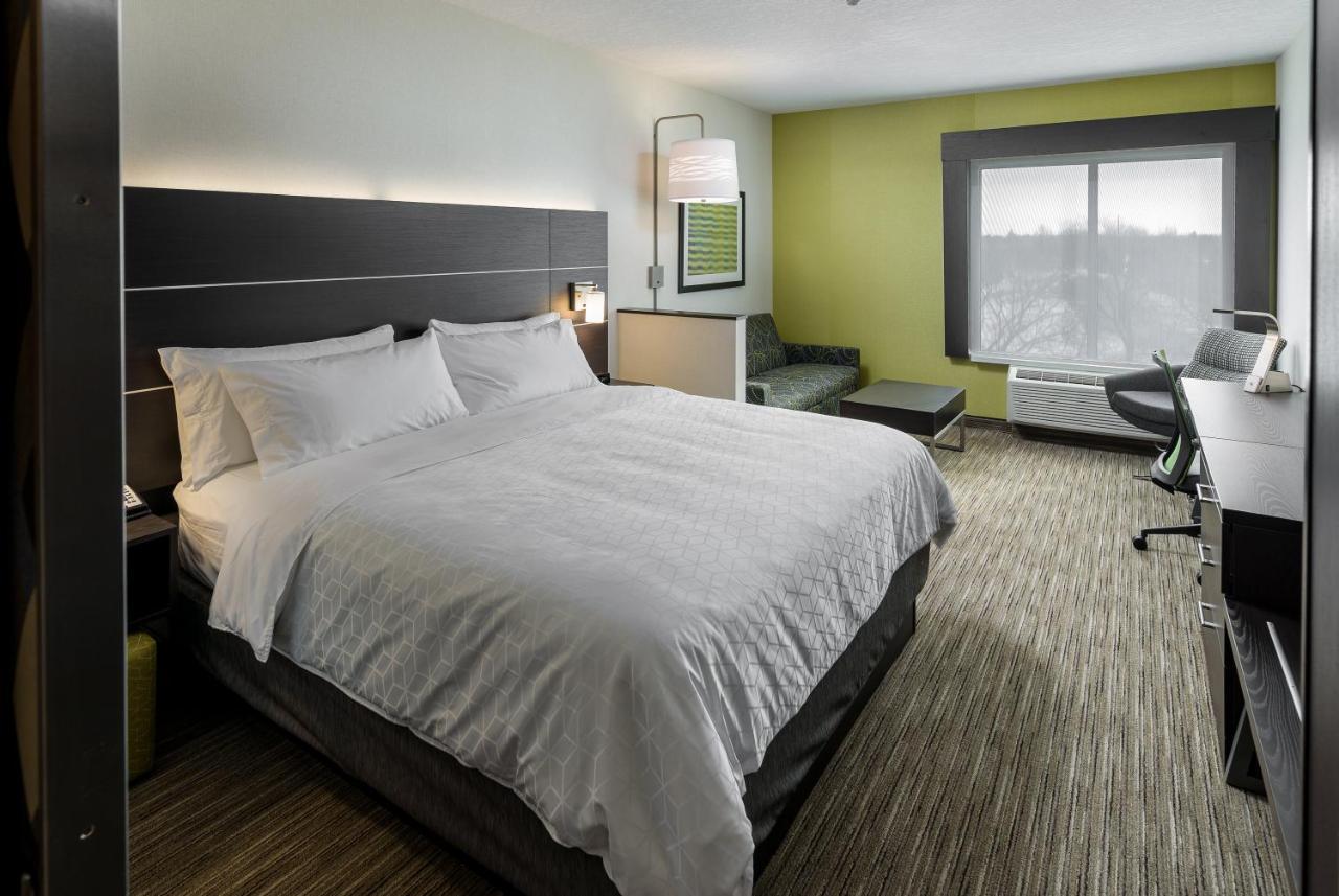 Holiday Inn Express & Suites - Brandon By Ihg Exteriör bild