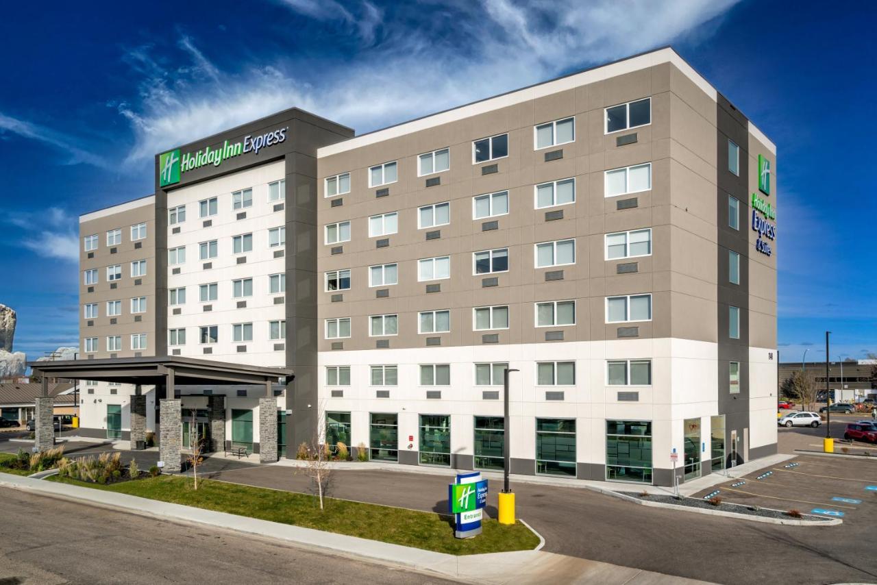 Holiday Inn Express & Suites - Brandon By Ihg Exteriör bild