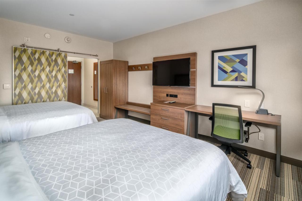 Holiday Inn Express & Suites - Brandon By Ihg Exteriör bild