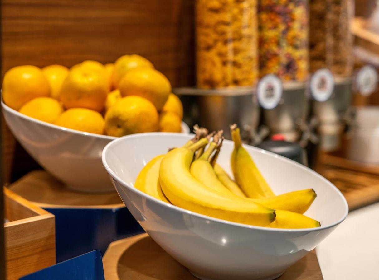 Holiday Inn Express & Suites - Brandon By Ihg Exteriör bild