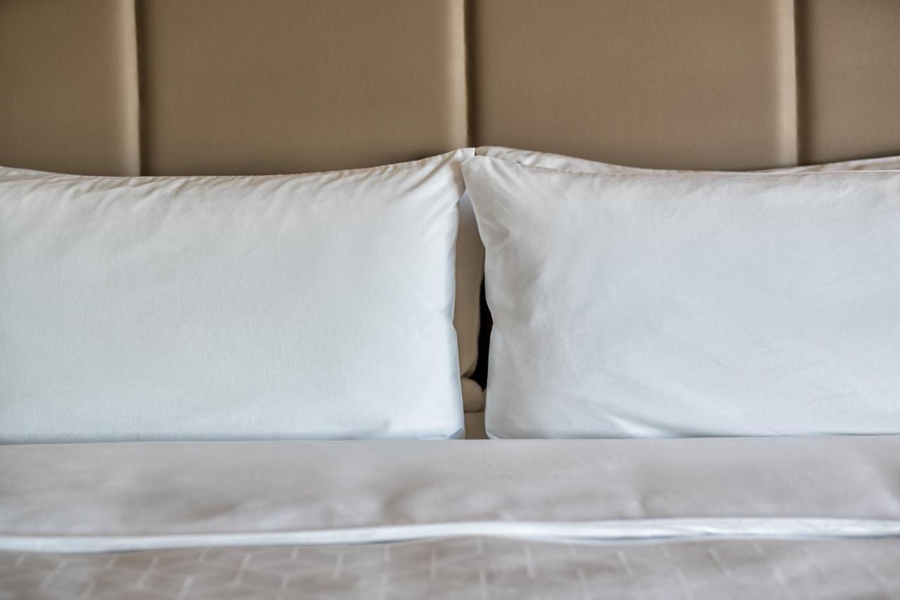 Holiday Inn Express & Suites - Brandon By Ihg Exteriör bild